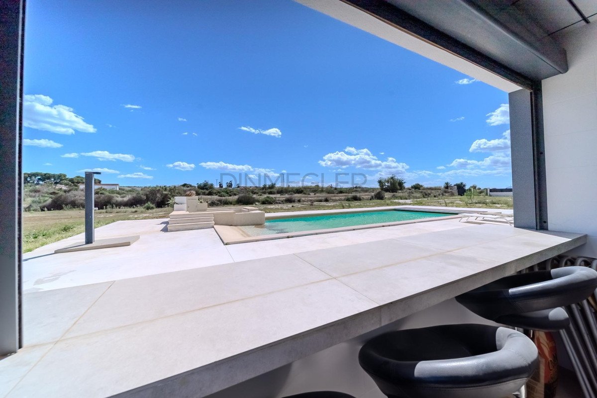 5 Bed Detached Villa in La Marina
