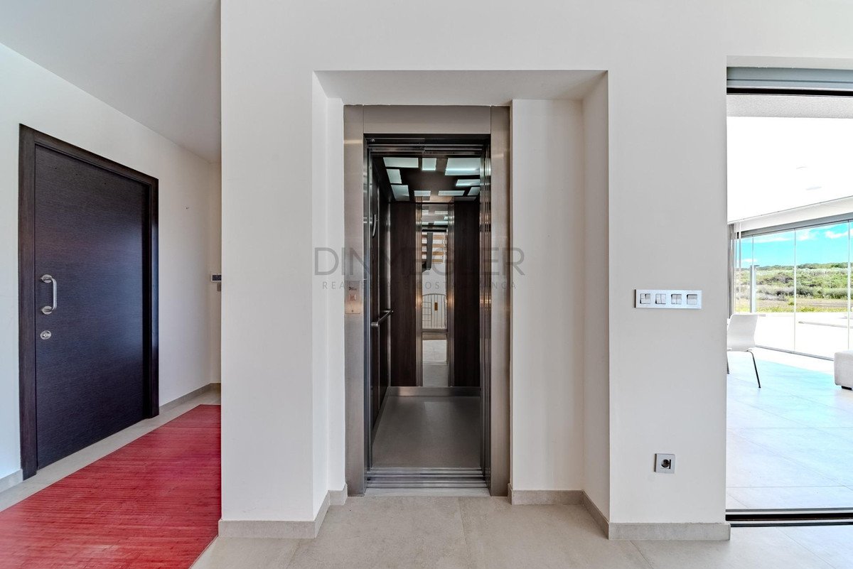 5 Bed Detached Villa in La Marina