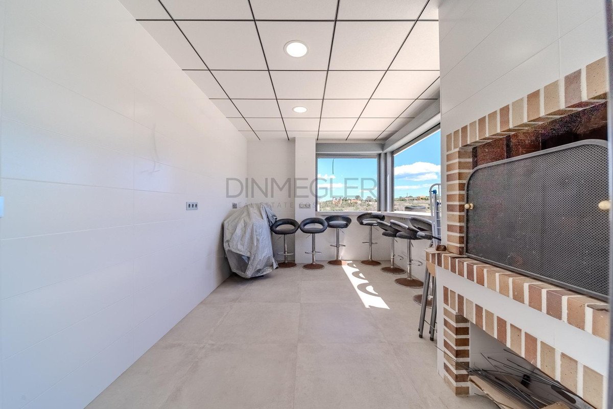 5 Bed Detached Villa in La Marina