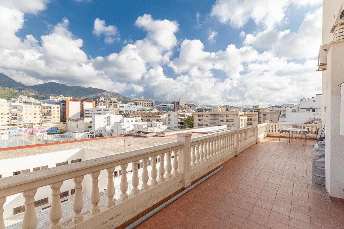 2 Bed Middle Floor Apartment in Marbella