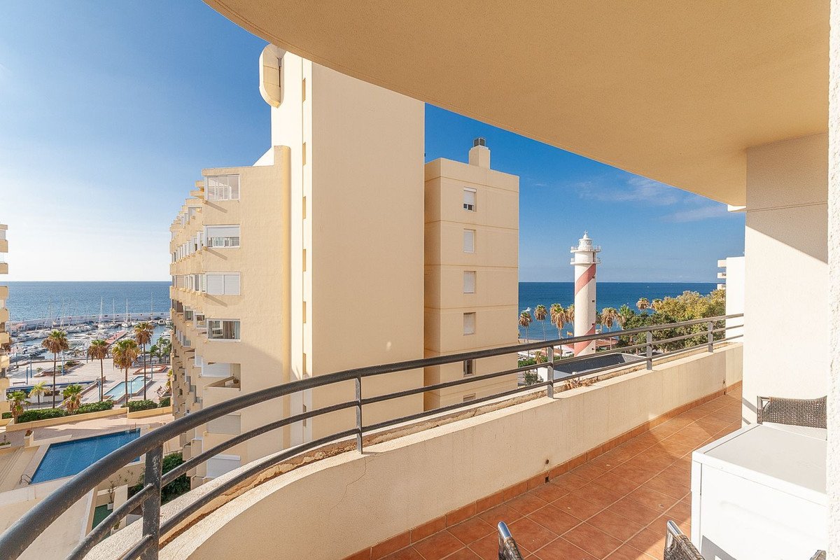 2 Bed Middle Floor Apartment in Marbella