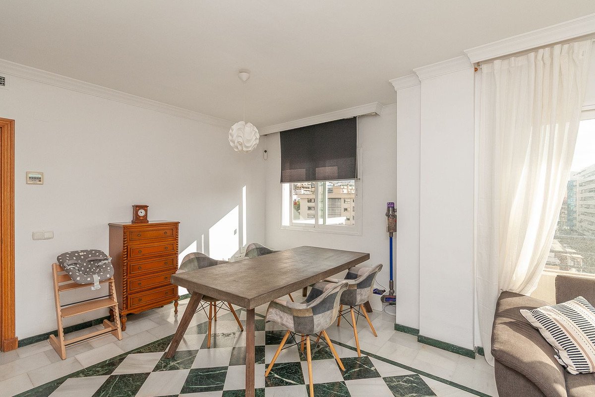 2 Bed Middle Floor Apartment in Marbella