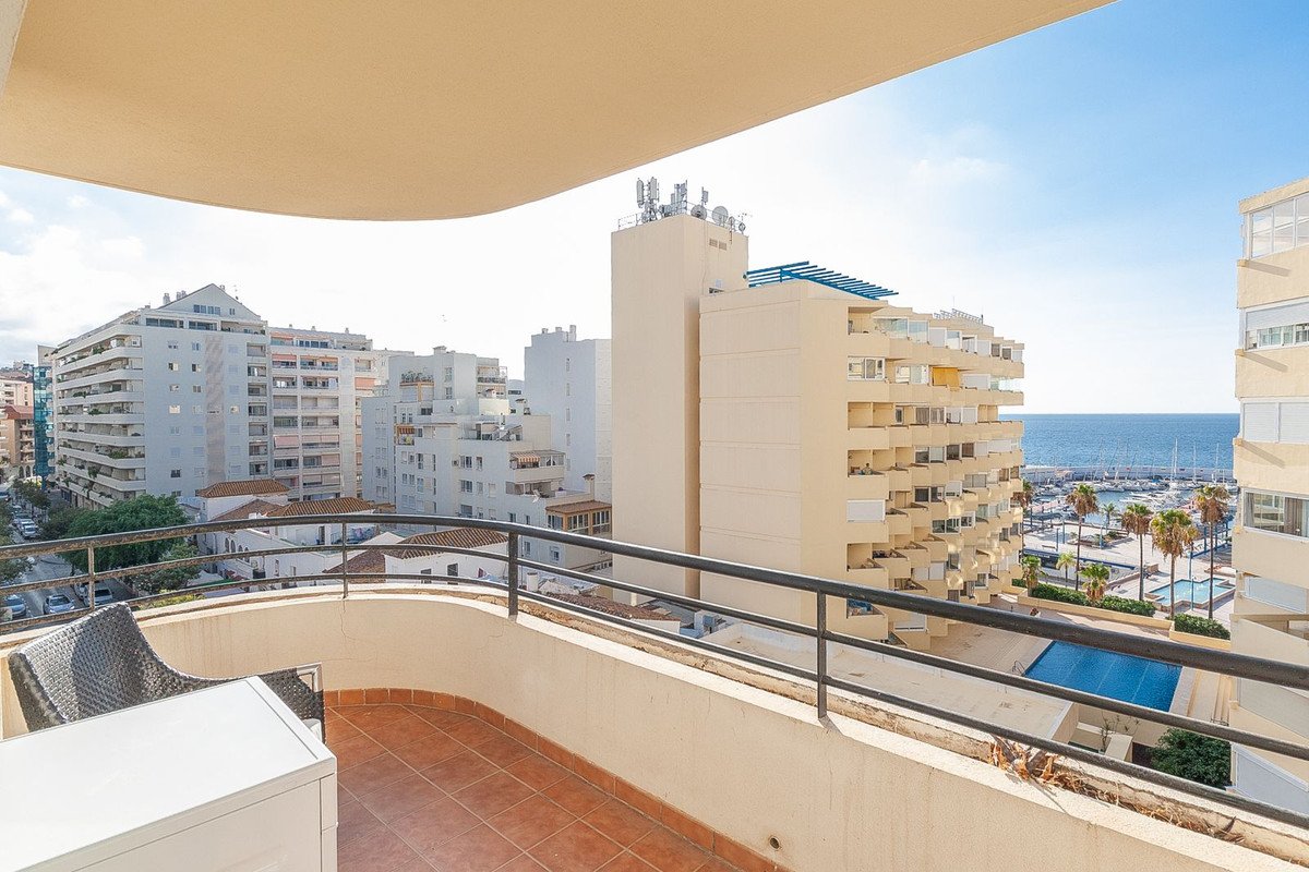 2 Bed Middle Floor Apartment in Marbella