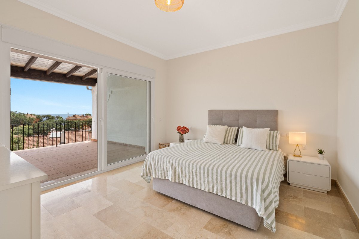4 Bed Detached Villa in Marbella