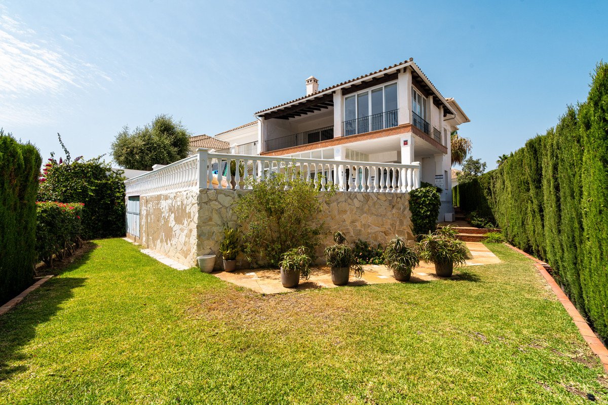 4 Bed Detached Villa in Marbella