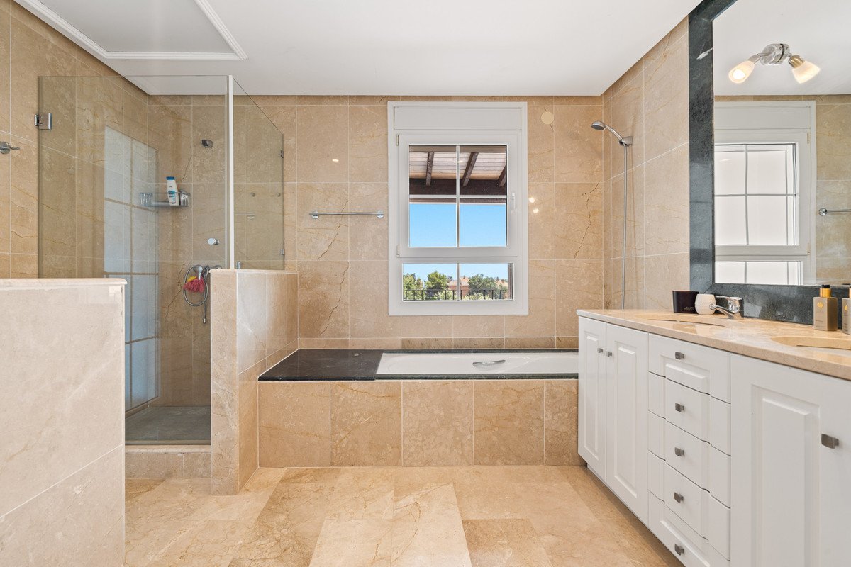 4 Bed Detached Villa in Marbella