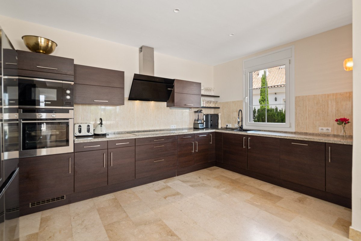 4 Bed Detached Villa in Marbella
