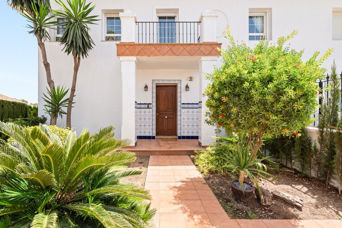 4 Bed Detached Villa in Marbella