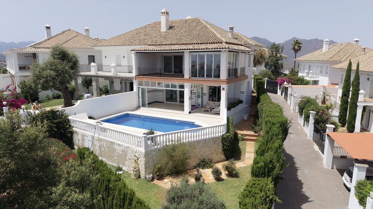 4 Bed Detached Villa in Marbella