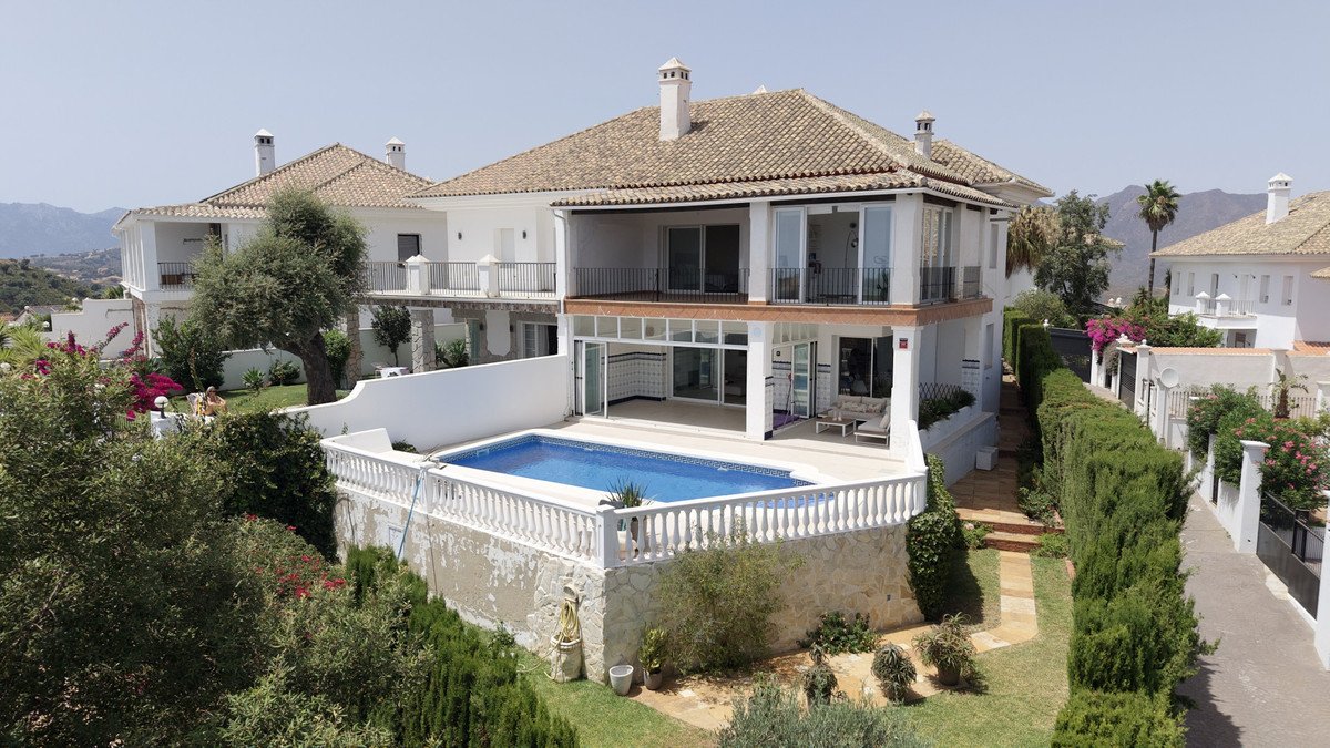 4 Bed Detached Villa in Marbella