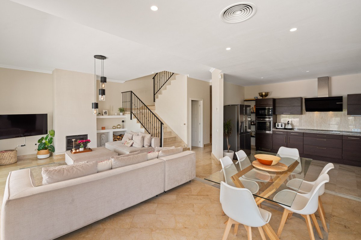 4 Bed Detached Villa in Marbella