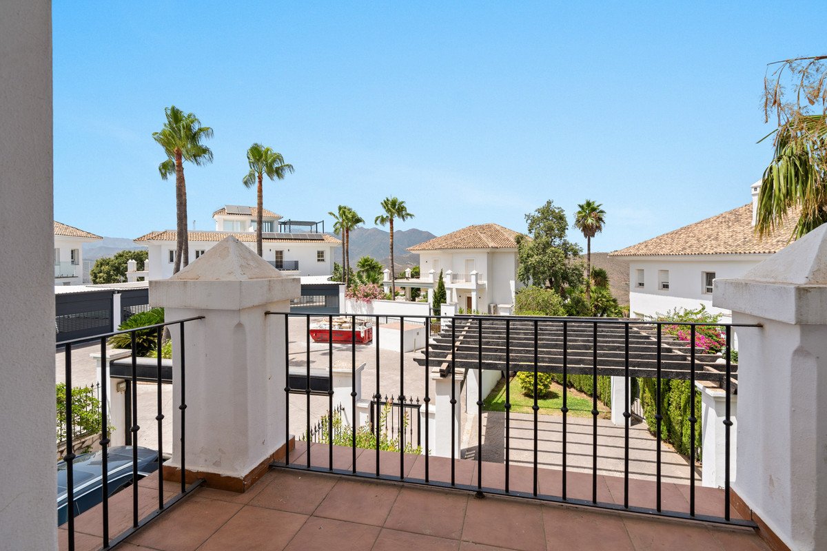 4 Bed Detached Villa in Marbella