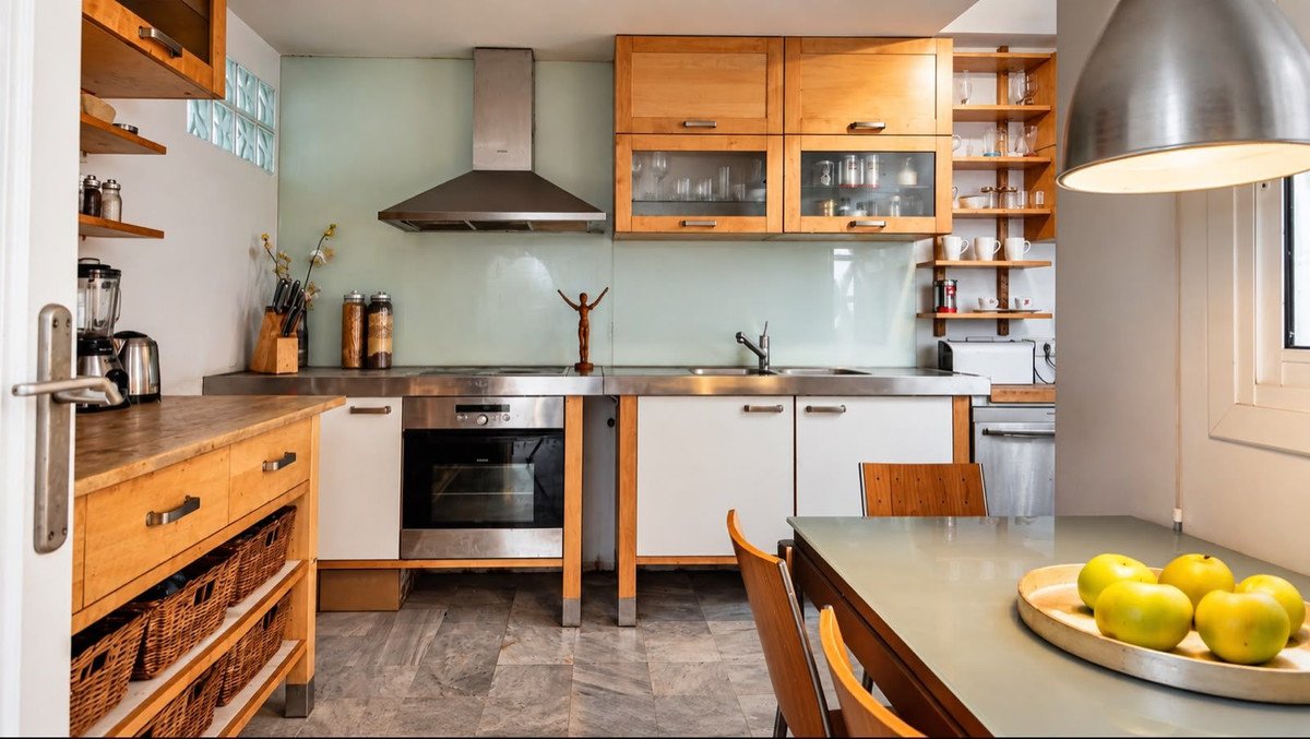 2 Bed Middle Floor Apartment in Puerto Banús