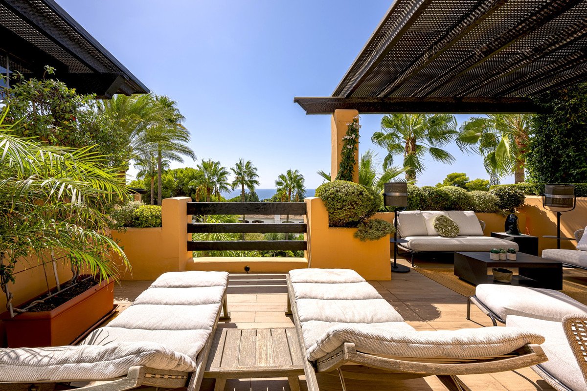 2 Bed Penthouse in The Golden Mile