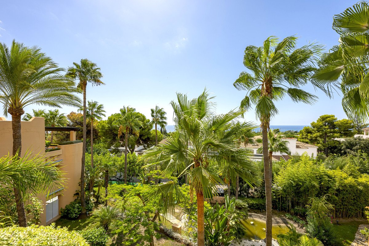 2 Bed Penthouse in The Golden Mile