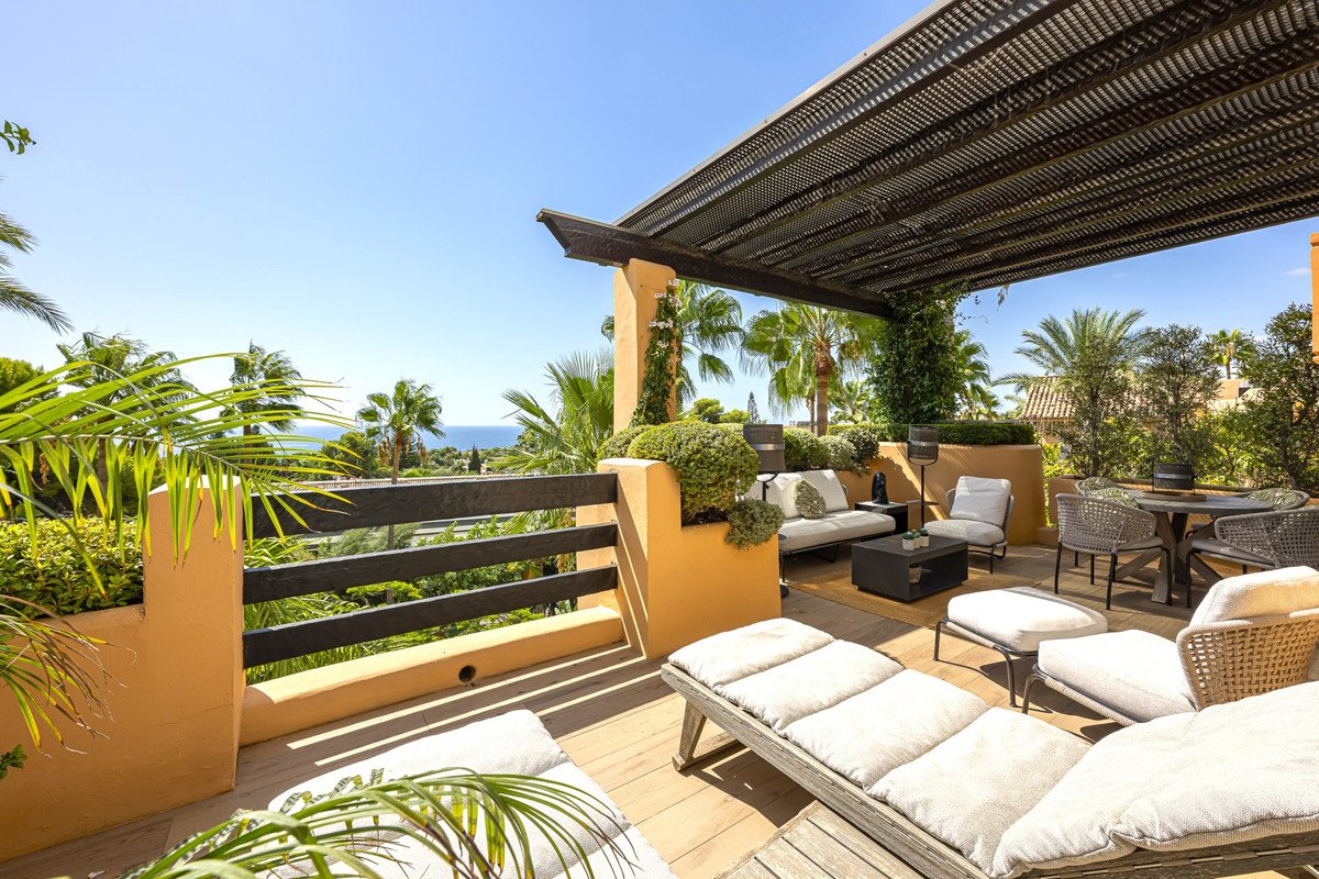 2 Bed Penthouse in The Golden Mile