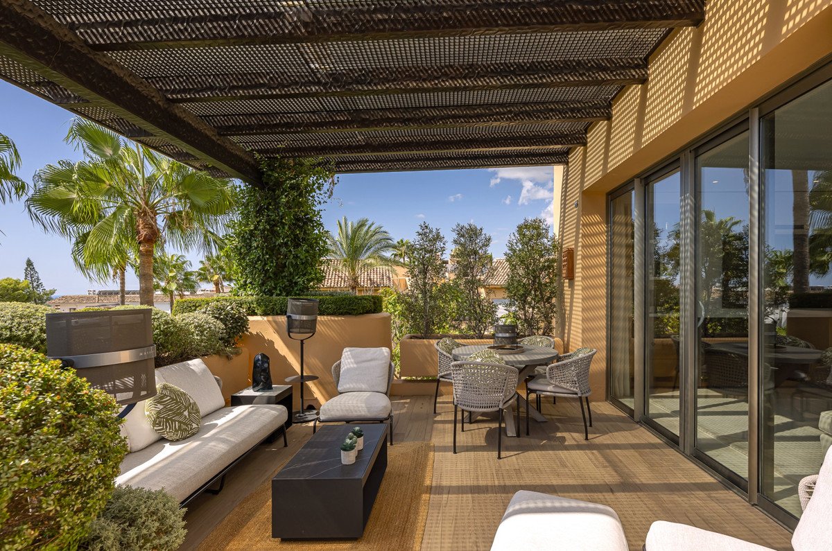2 Bed Penthouse in The Golden Mile