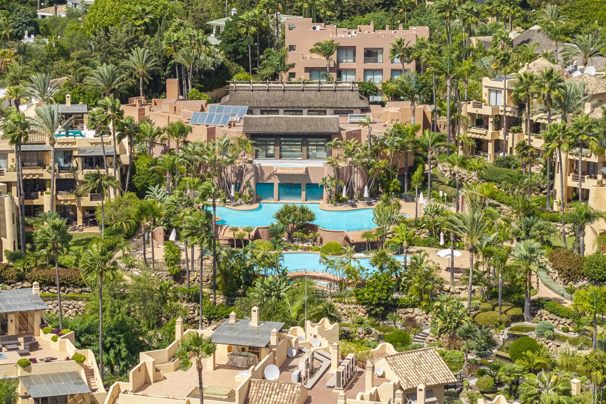 2 Bed Penthouse in The Golden Mile