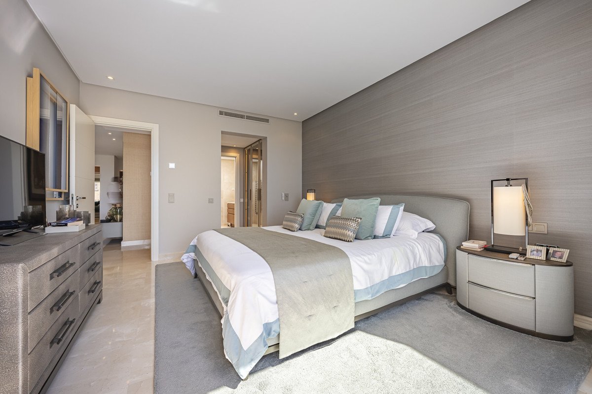 2 Bed Penthouse in The Golden Mile