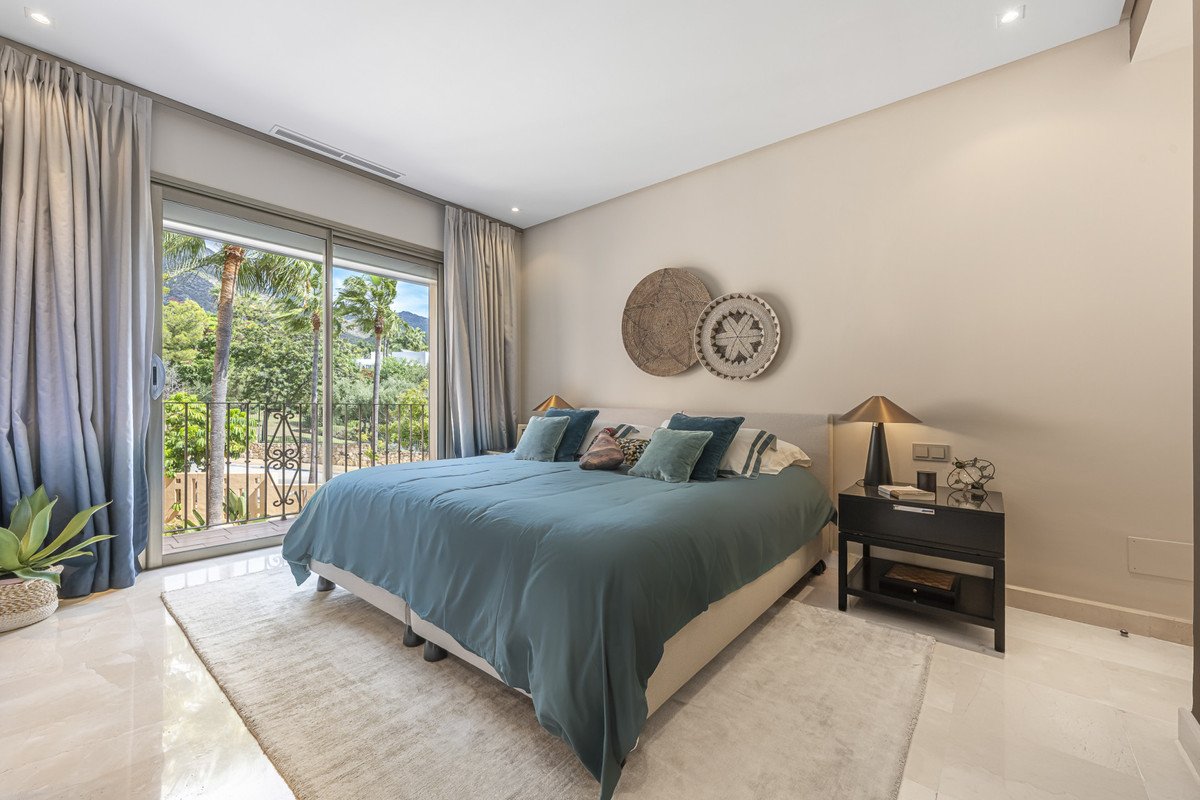 2 Bed Penthouse in The Golden Mile