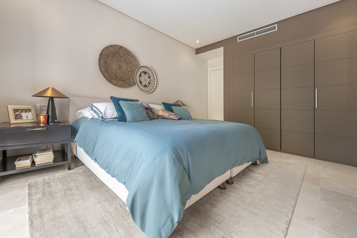 2 Bed Penthouse in The Golden Mile