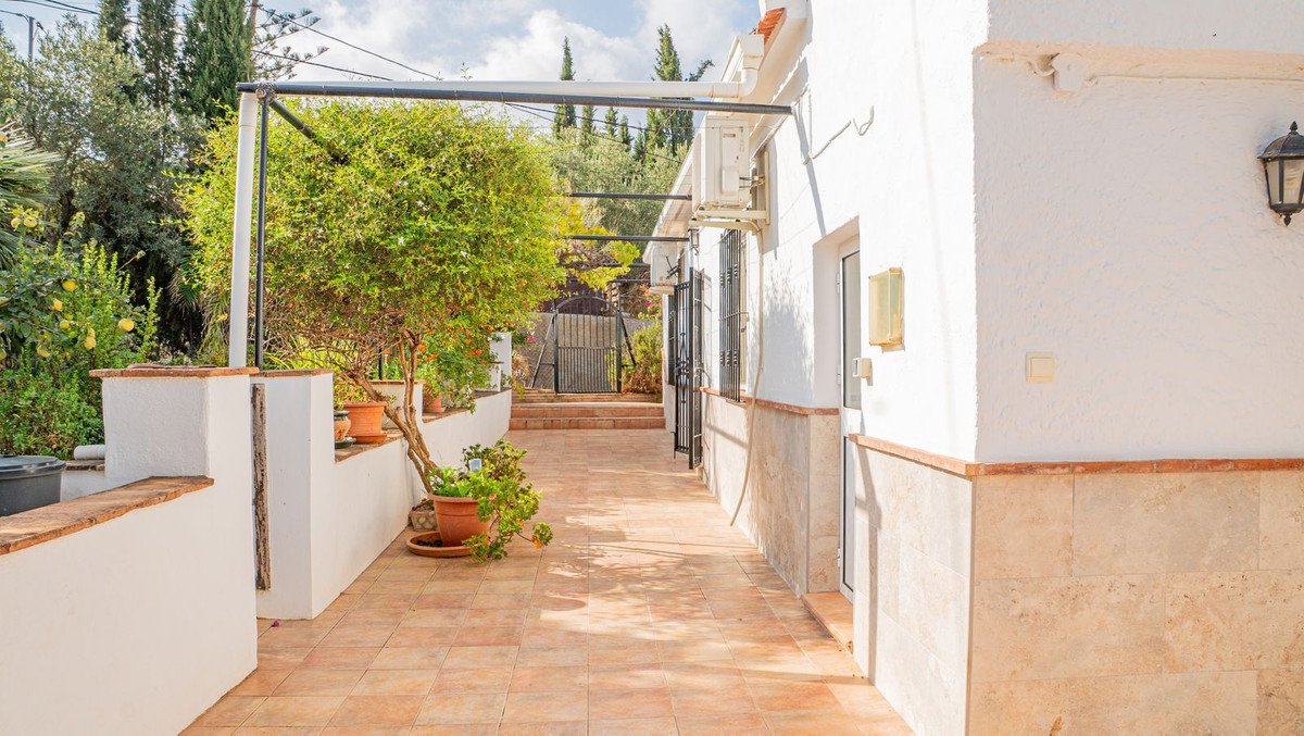 3 Bed Detached Villa in Alora