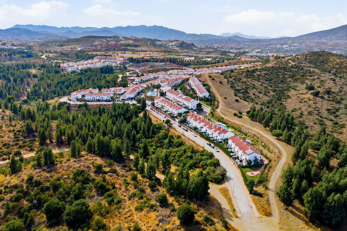 2 Bed Townhouse in El Chaparral