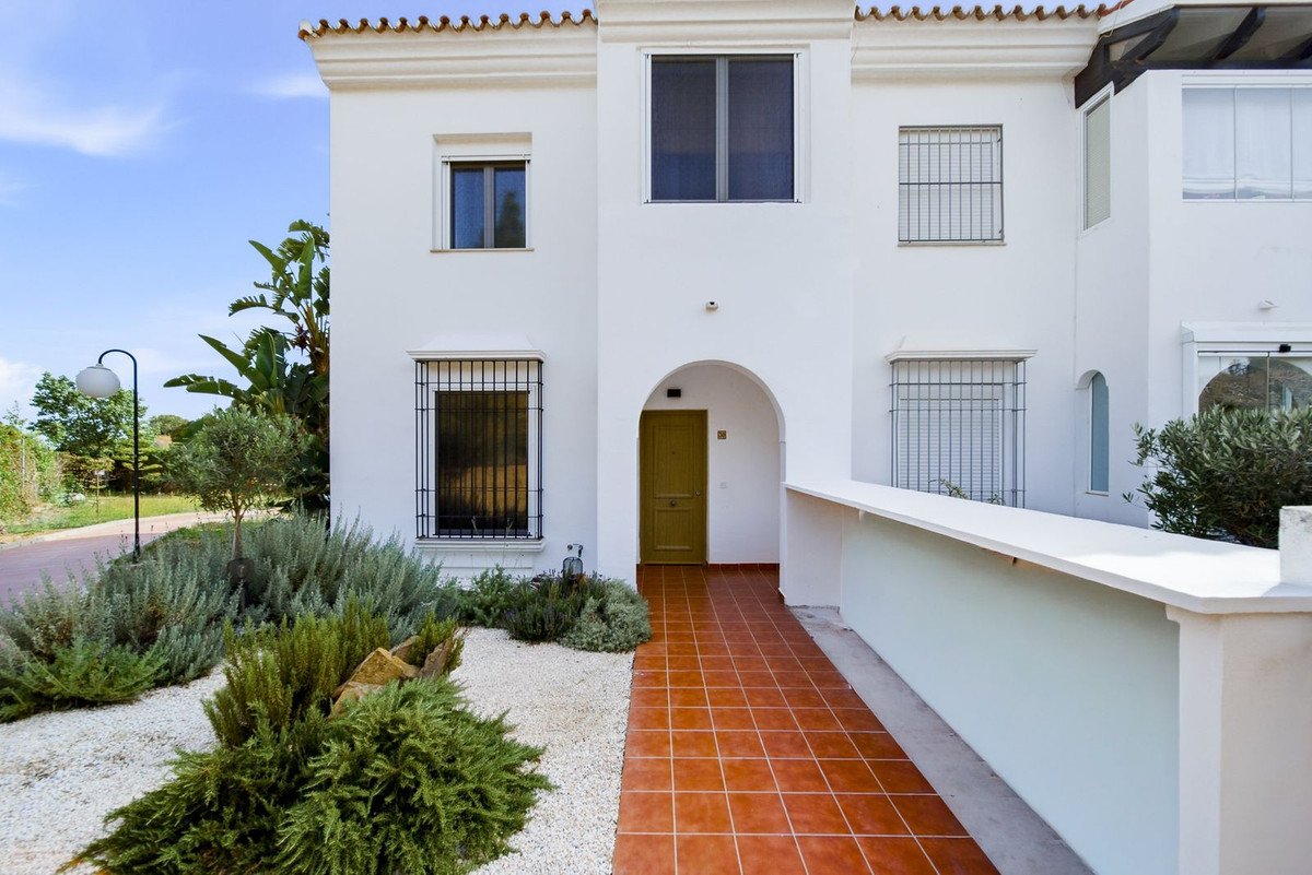 2 Bed Townhouse in El Chaparral