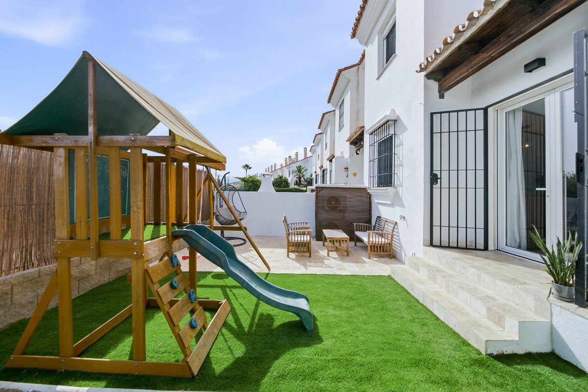 2 Bed Townhouse in El Chaparral