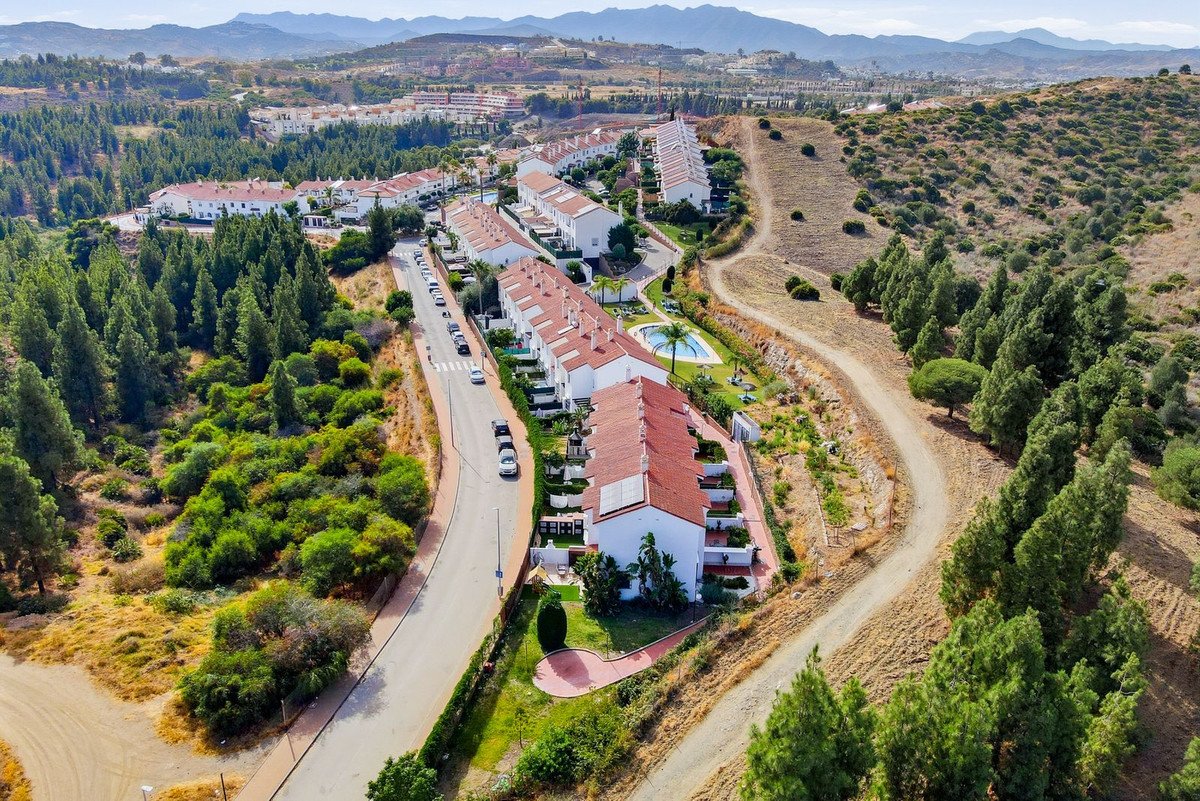 2 Bed Townhouse in El Chaparral