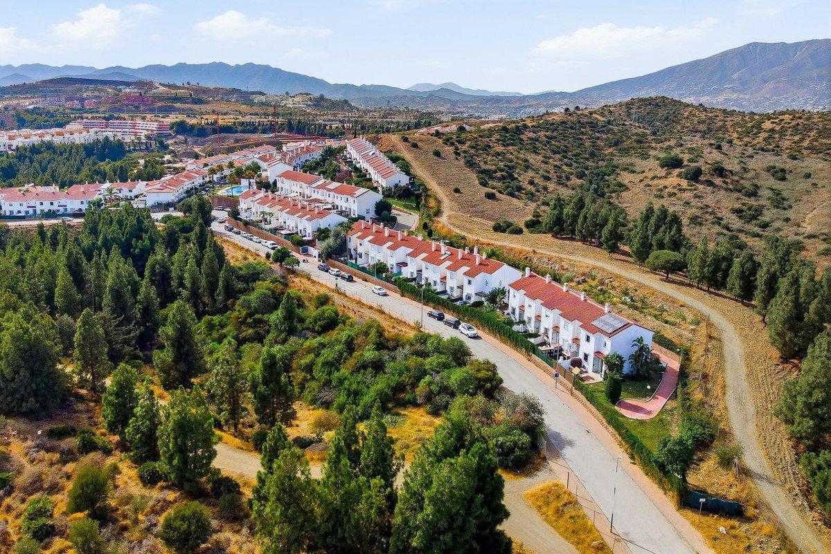 2 Bed Townhouse in El Chaparral