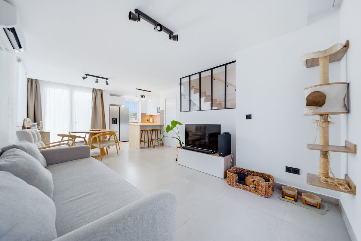 2 Bed Townhouse in El Chaparral