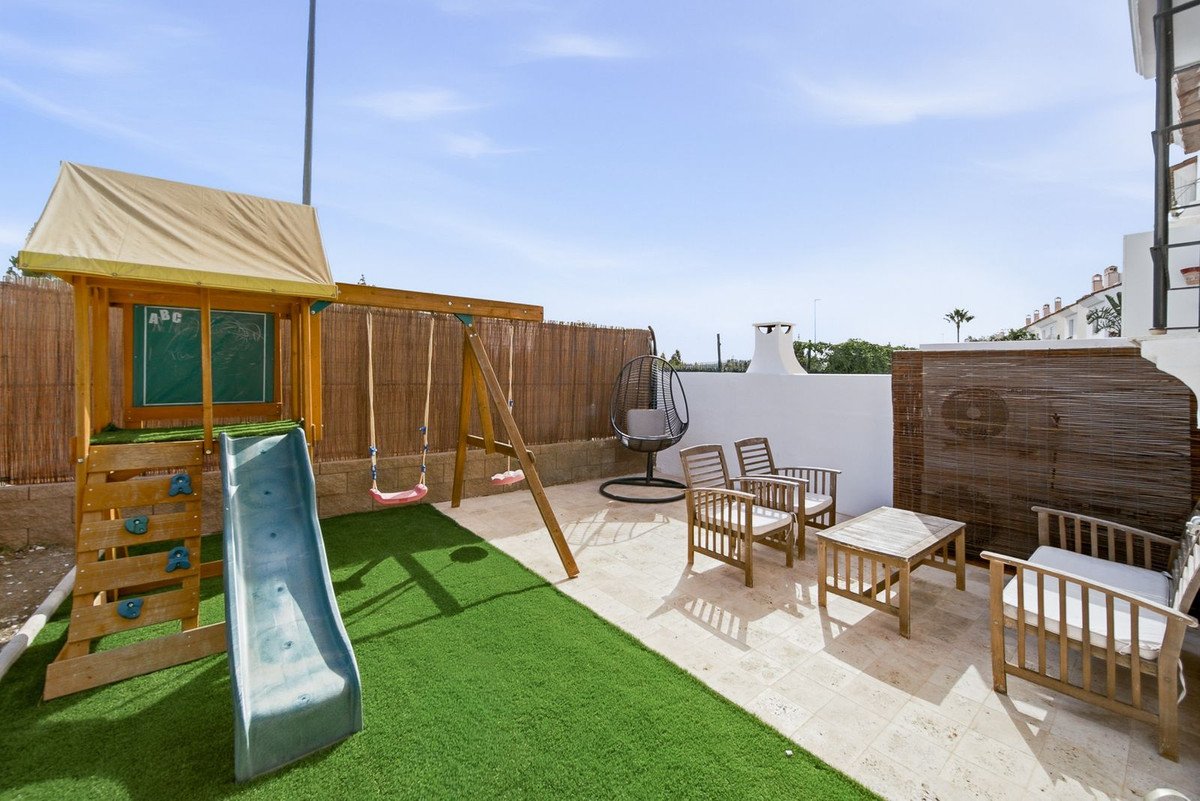 2 Bed Townhouse in El Chaparral