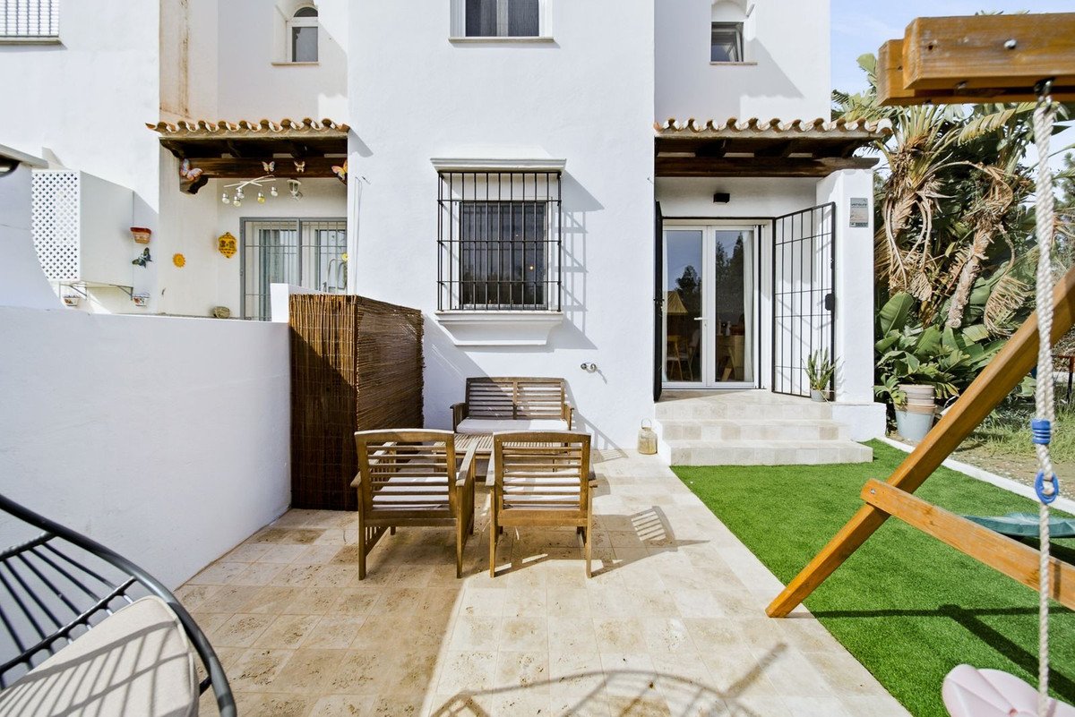 2 Bed Townhouse in El Chaparral