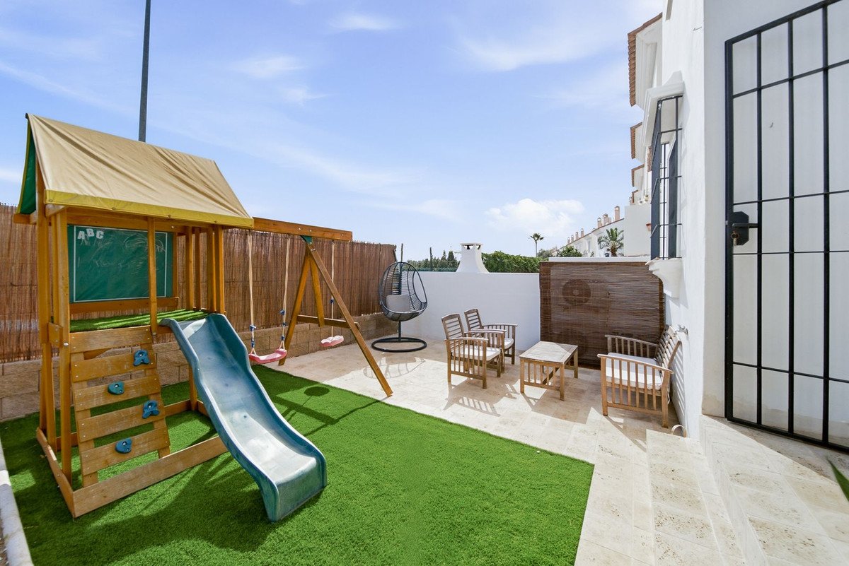 2 Bed Townhouse in El Chaparral