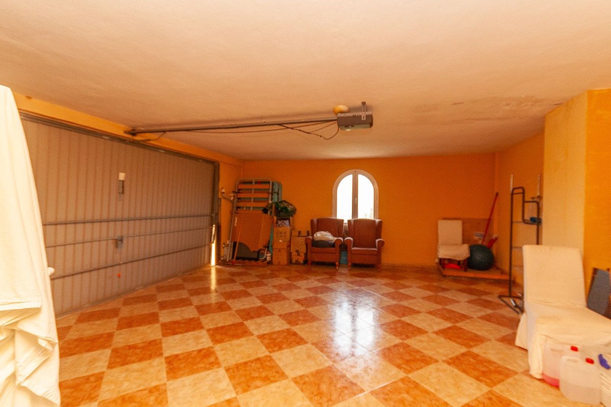 6 Bed Detached Villa in La Mairena