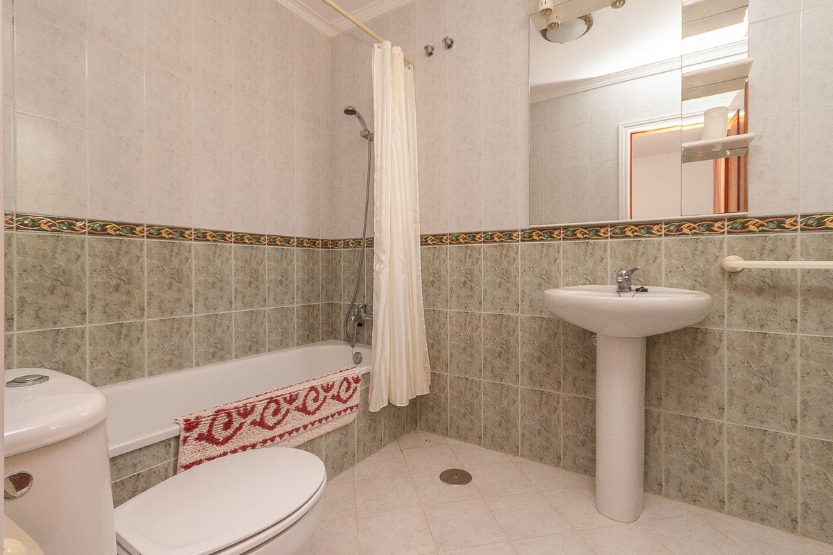 6 Bed Detached Villa in La Mairena