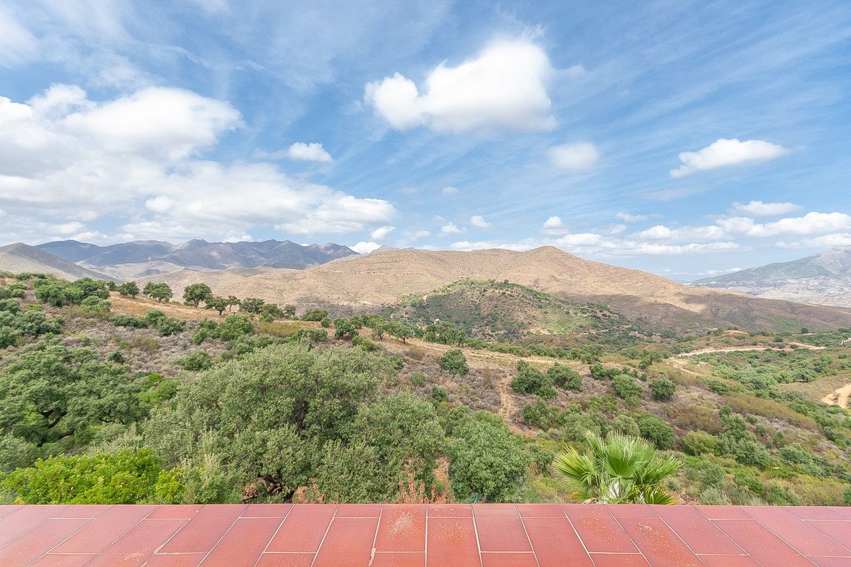 6 Bed Detached Villa in La Mairena