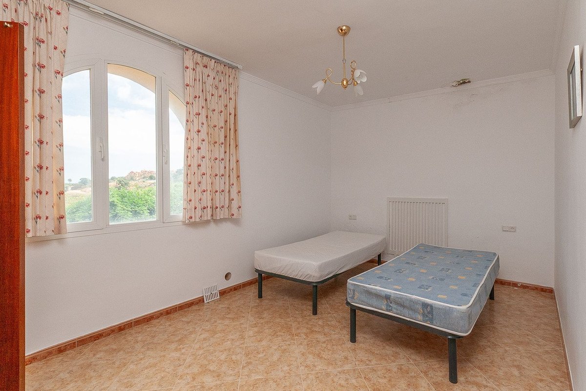 6 Bed Detached Villa in La Mairena