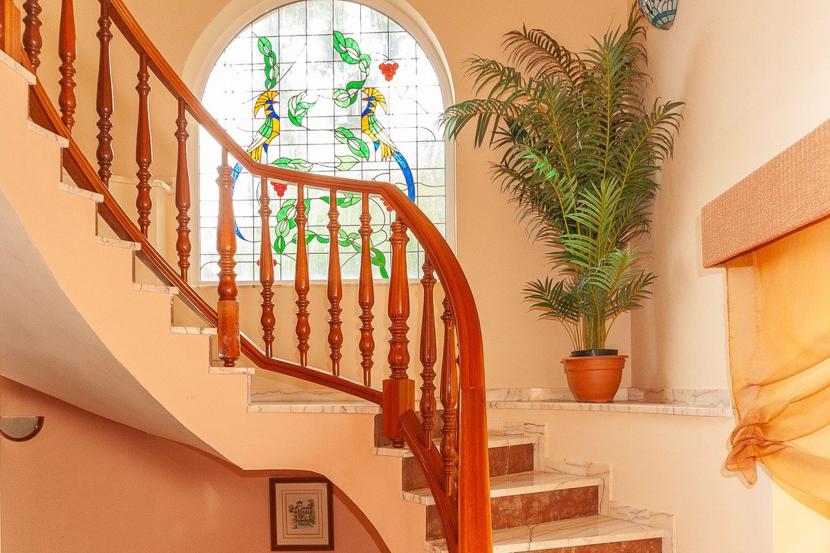 6 Bed Detached Villa in La Mairena