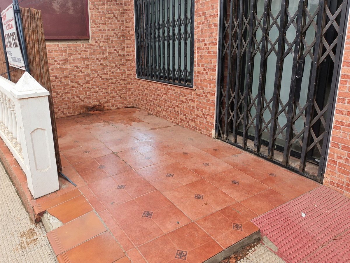 1 Bed Office in Las Lagunas