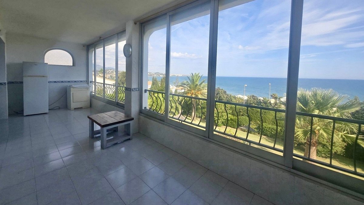 2 Bed Middle Floor Apartment in Torrenueva