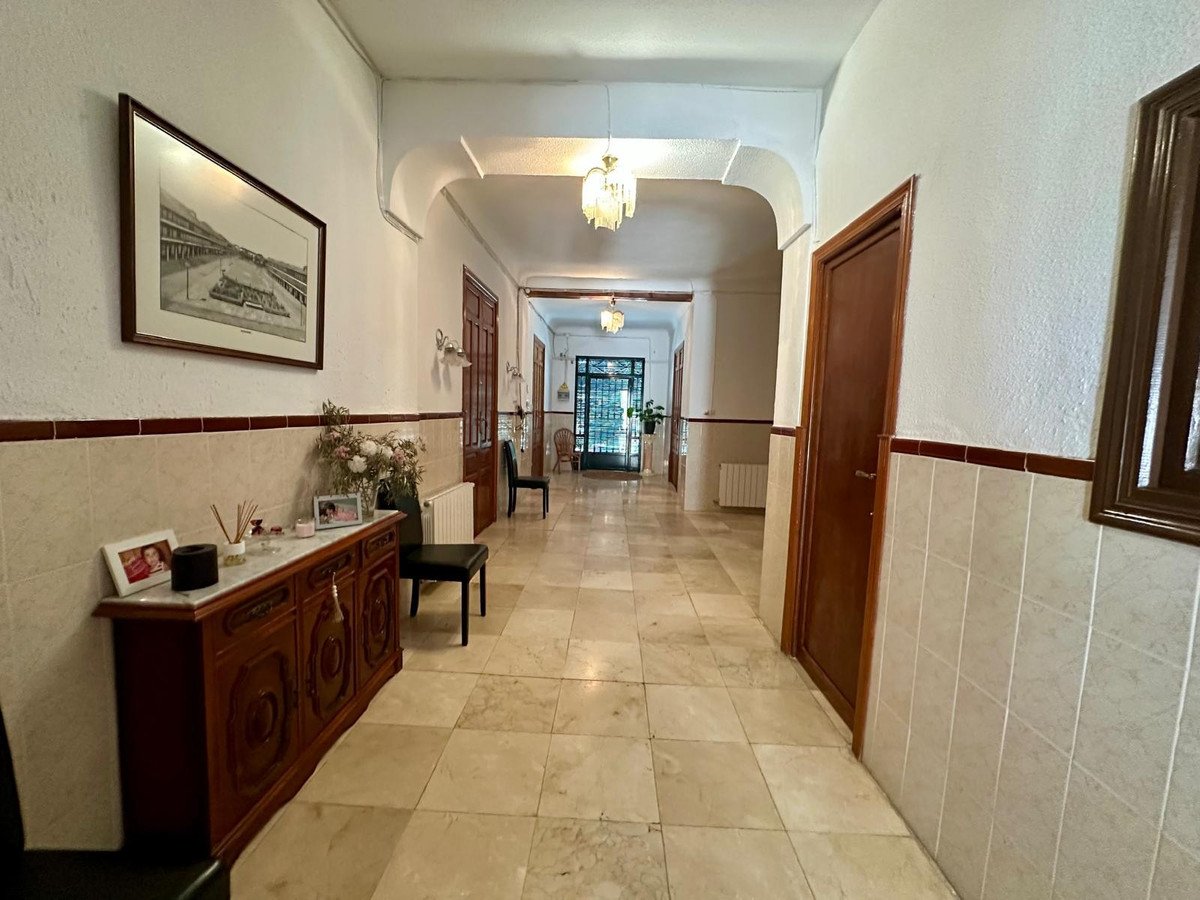 5 Bed Detached Villa in Torre Del Rico