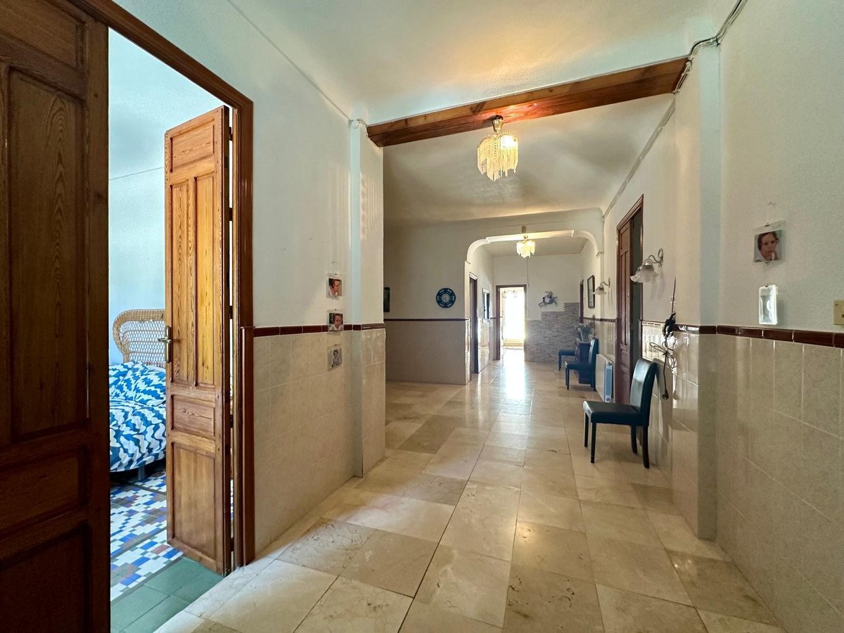 5 Bed Detached Villa in Torre Del Rico