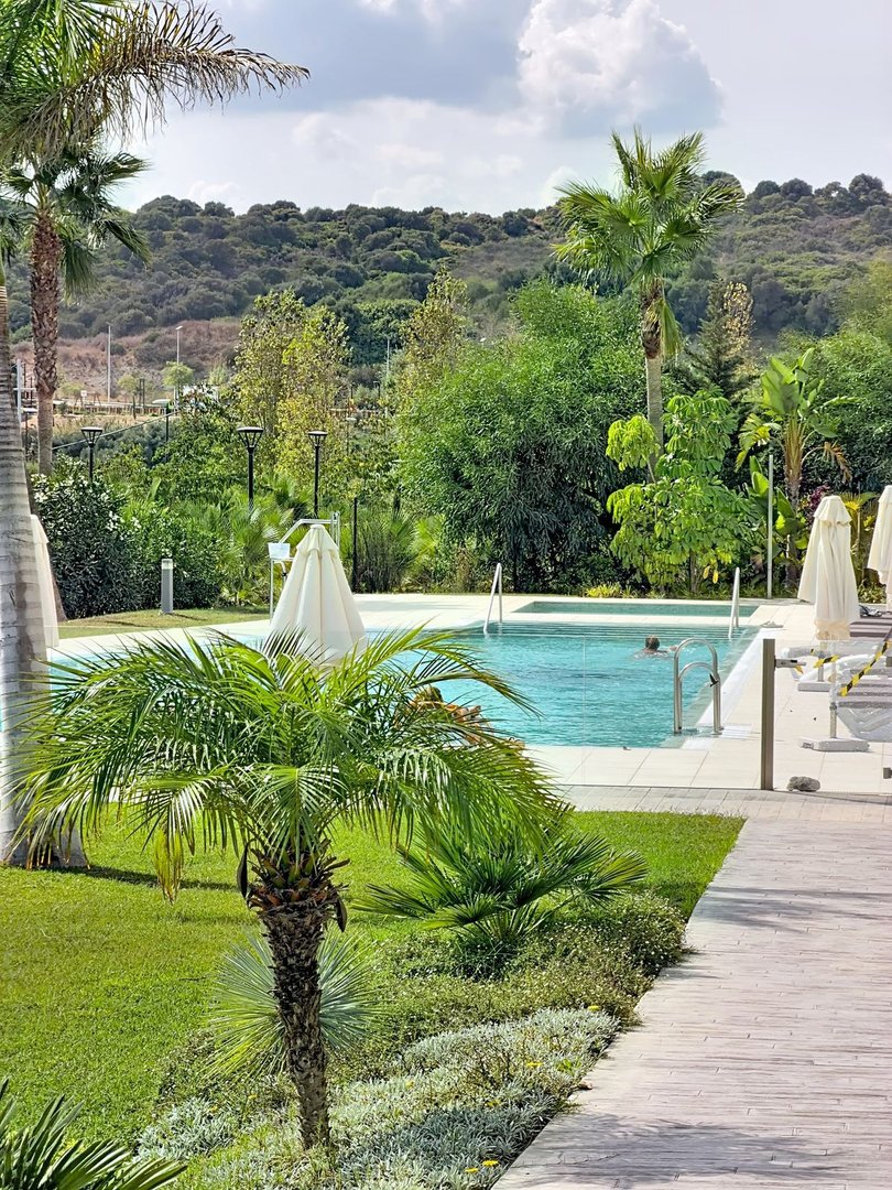3 Bed Middle Floor Apartment in Estepona
