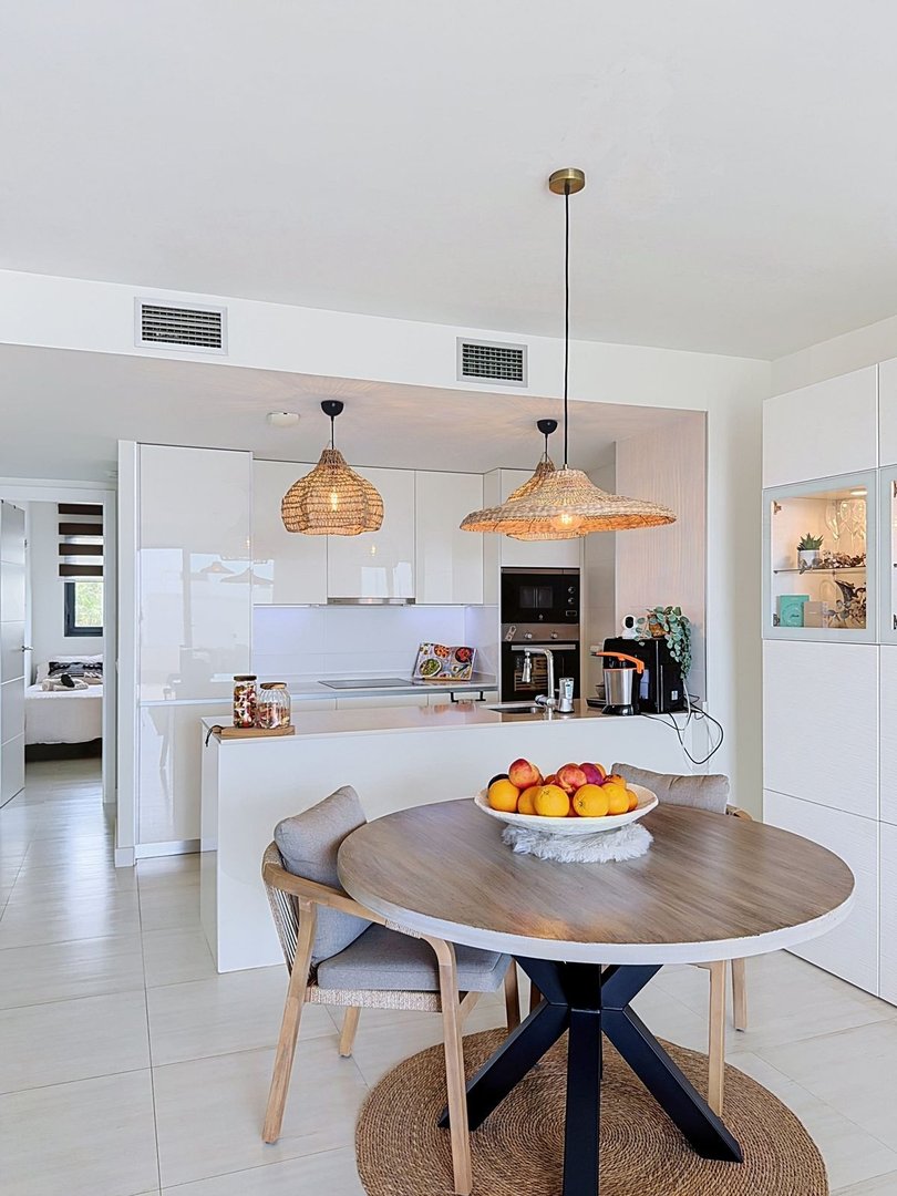 3 Bed Middle Floor Apartment in Estepona