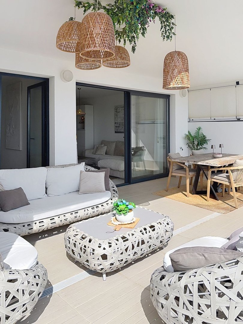 3 Bed Middle Floor Apartment in Estepona