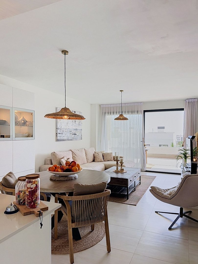 3 Bed Middle Floor Apartment in Estepona