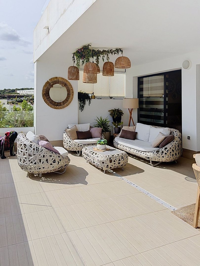 3 Bed Middle Floor Apartment in Estepona