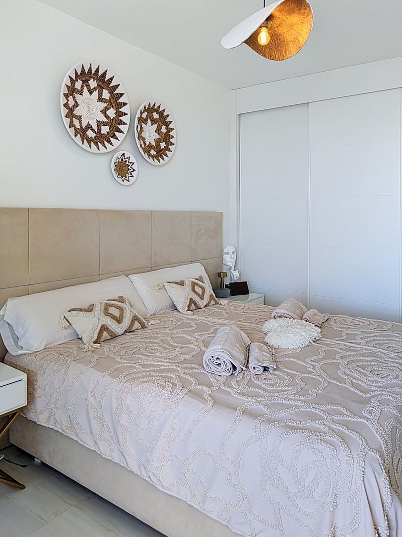 3 Bed Middle Floor Apartment in Estepona